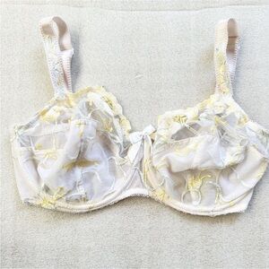 Rigby & Peller white underwire bra with mesh and floral detail Size 34D